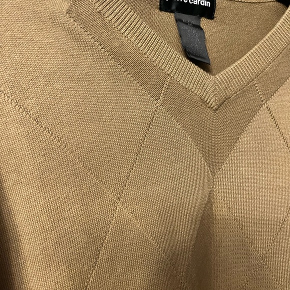 Pierre Cardian Gold Colored V Necked Sweater w/ Geometric Design! - Picture 6 of 6
